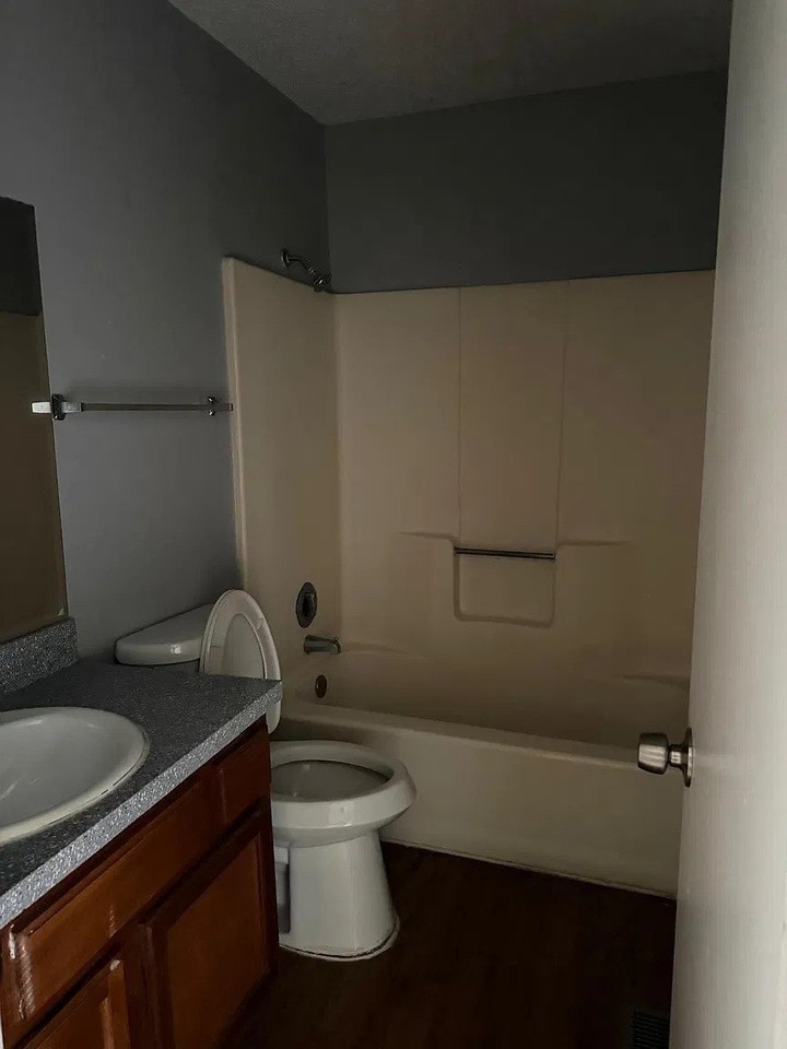 5907 Shadydell Dr - Photo 3 of 10