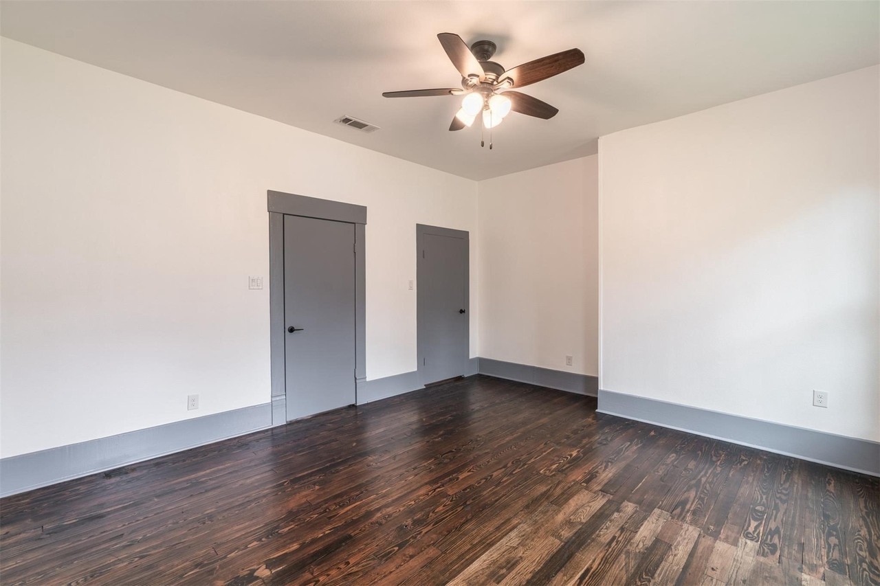1405 Locust St - Photo 5 of 12