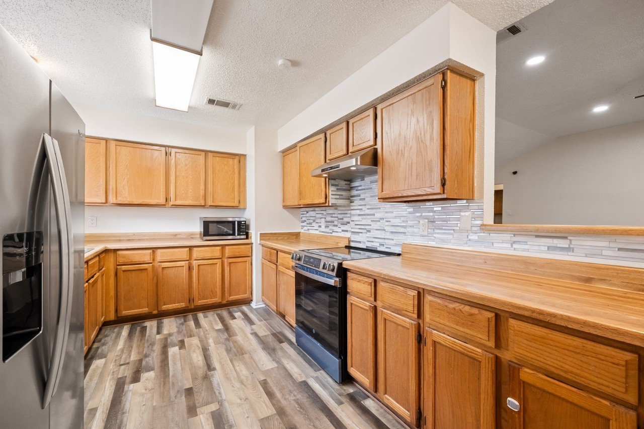 2438 Kimberly Dr - Photo 6 of 17