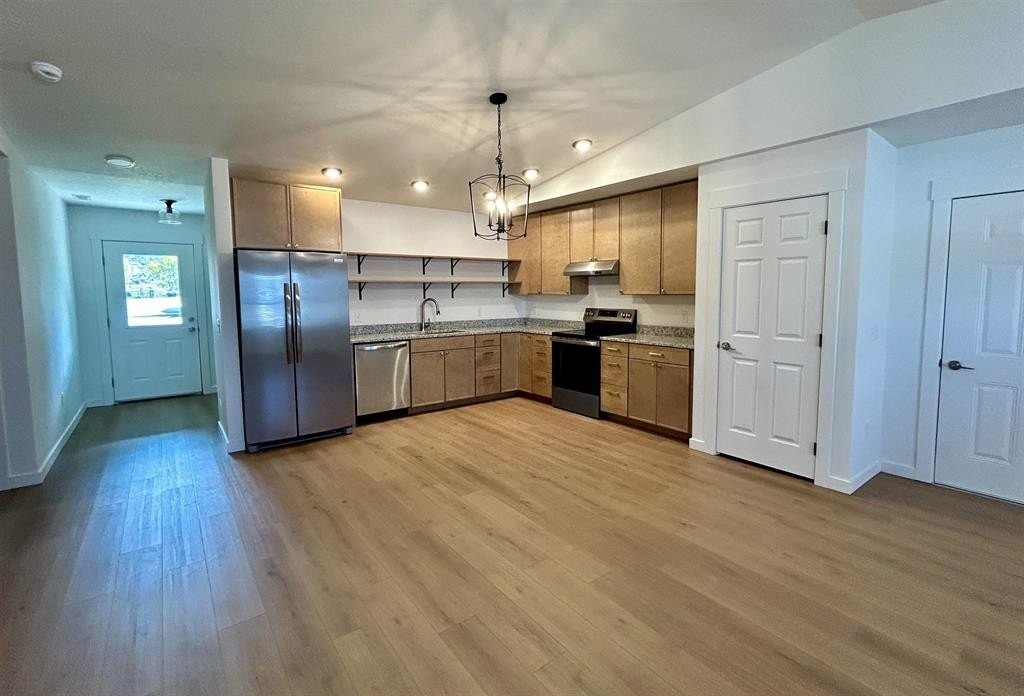 814 Cocoa Ct #B - Photo 3 of 9