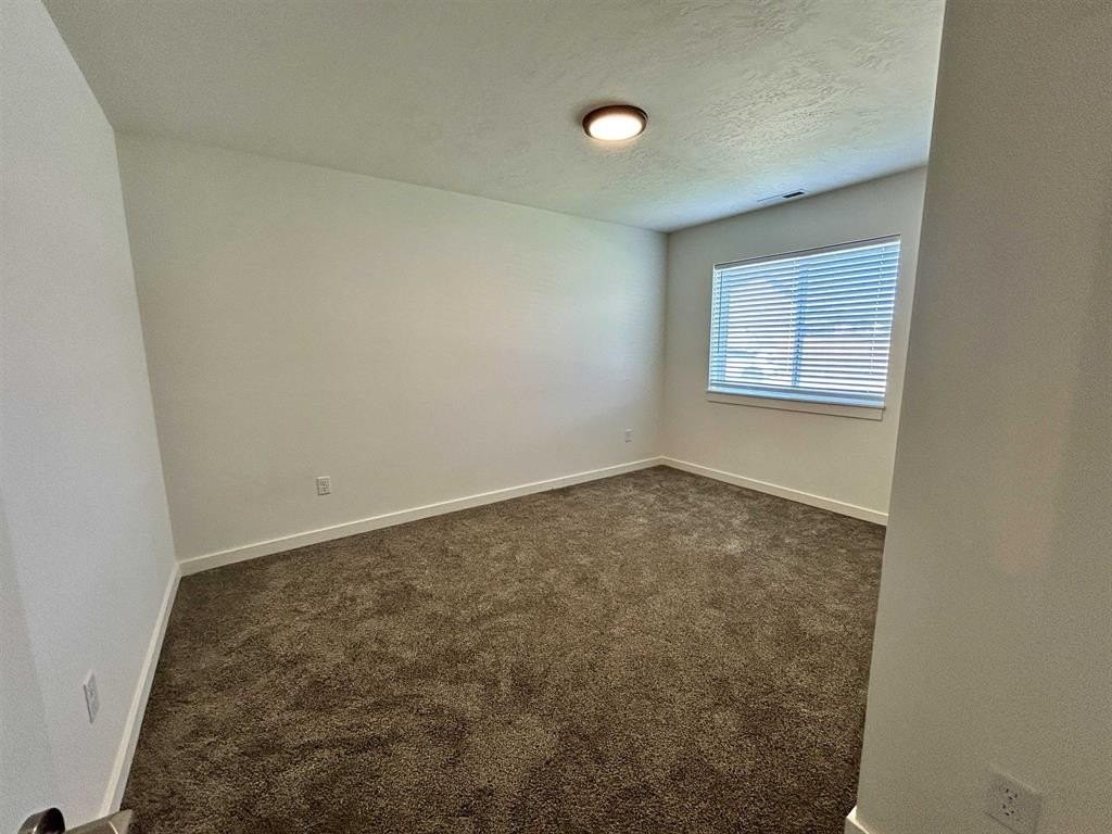 814 Cocoa Ct #B - Photo 4 of 9