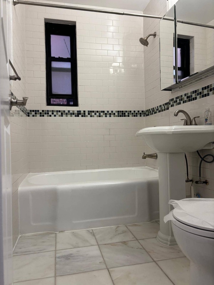 15040 71st Ave #4D - Photo 2 of 7