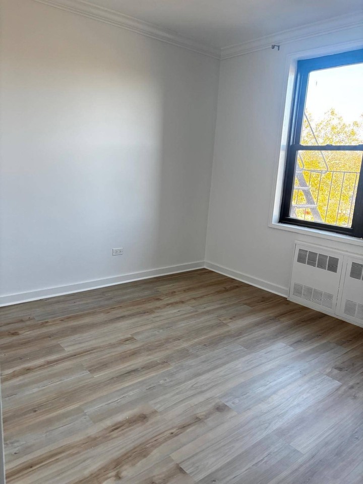 15040 71st Ave #4D - Photo 5 of 7