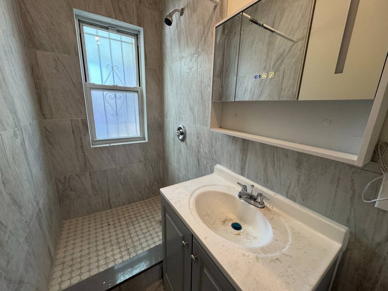 1254 White Plains Rd #1F - Photo 5 of 12