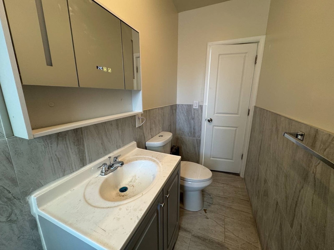 1254 White Plains Rd #1F - Photo 6 of 12