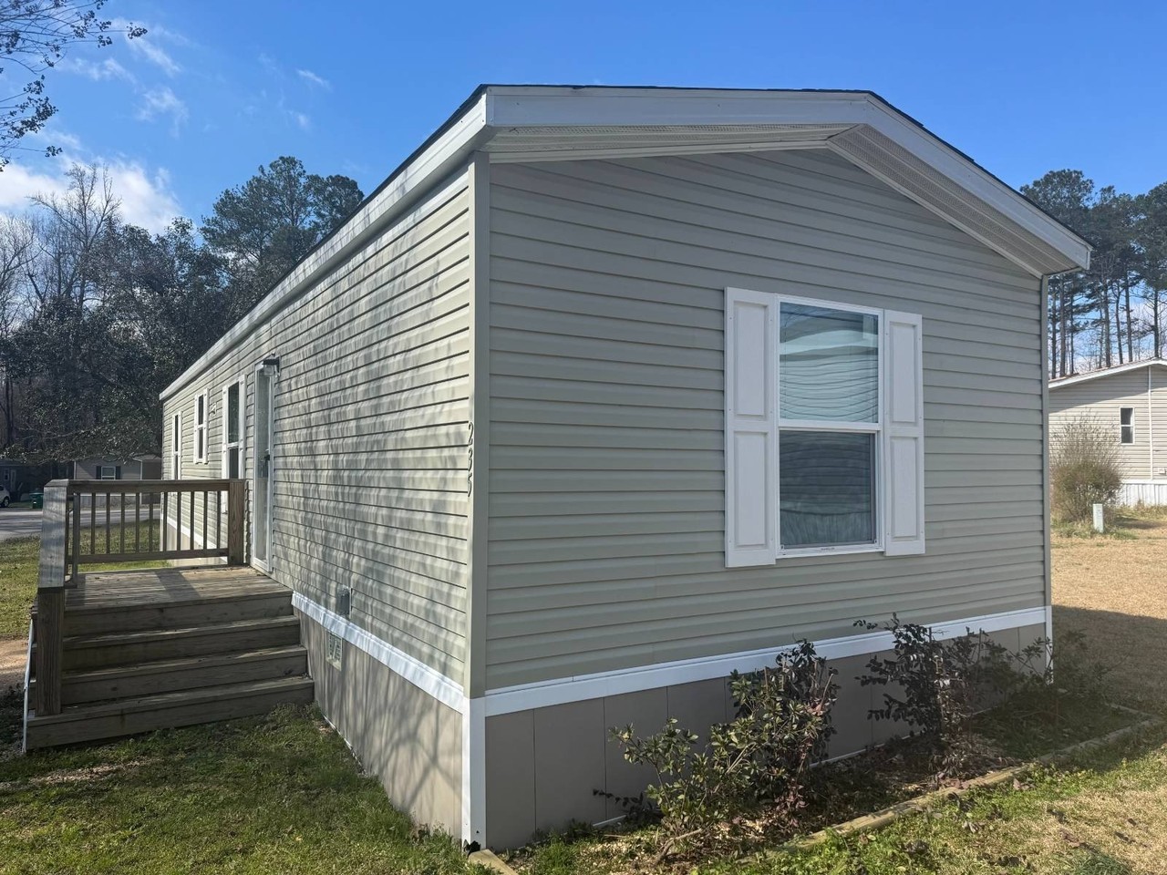 235 Bristol Dr - Photo 2 of 5