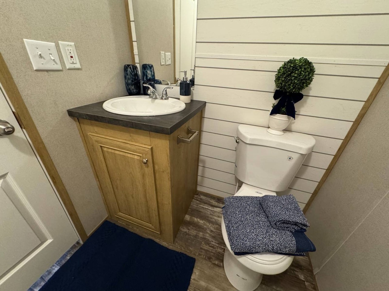 235 Bristol Dr - Photo 5 of 5