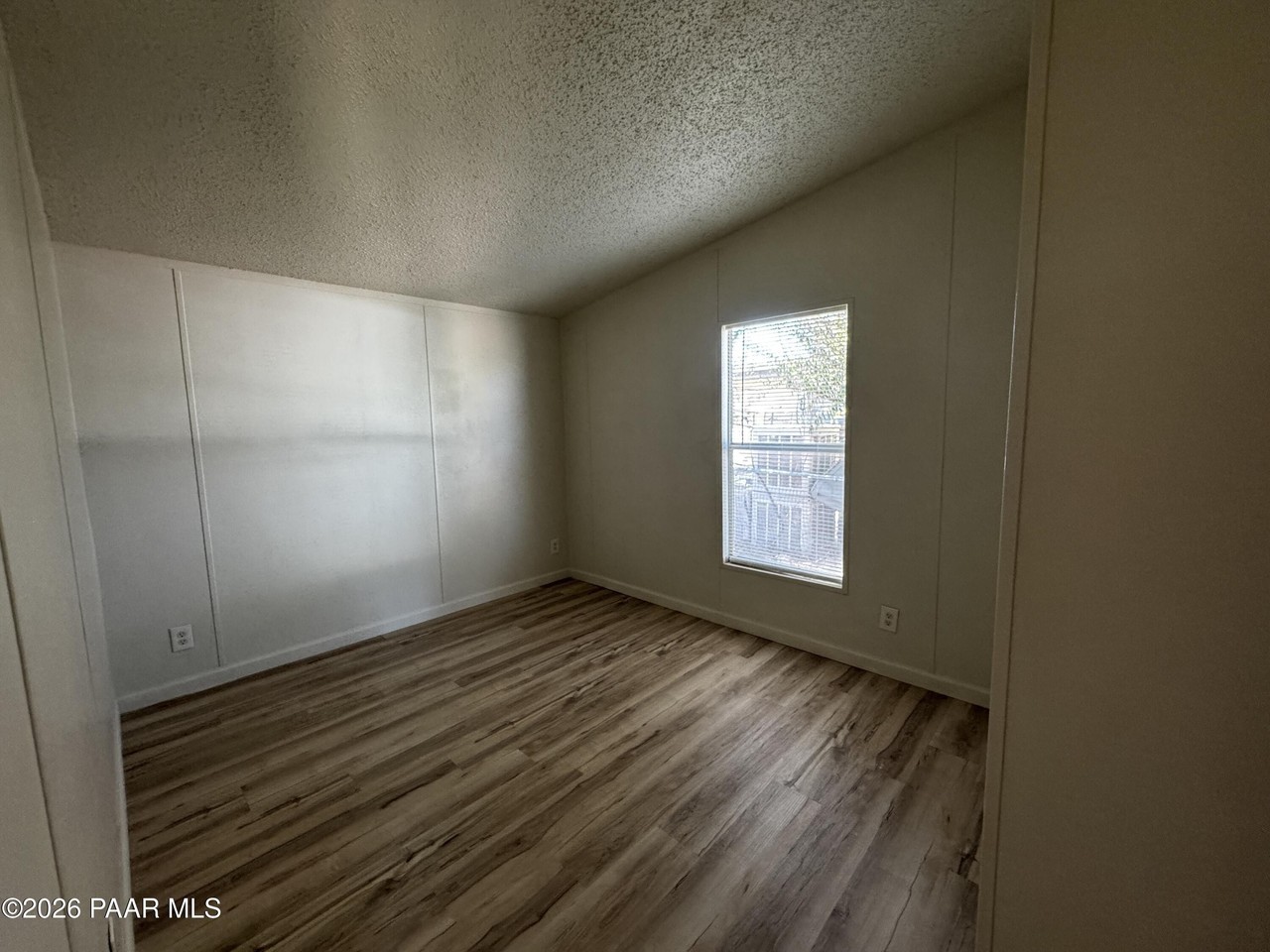 385 W Granada Dr - Photo 7 of 17