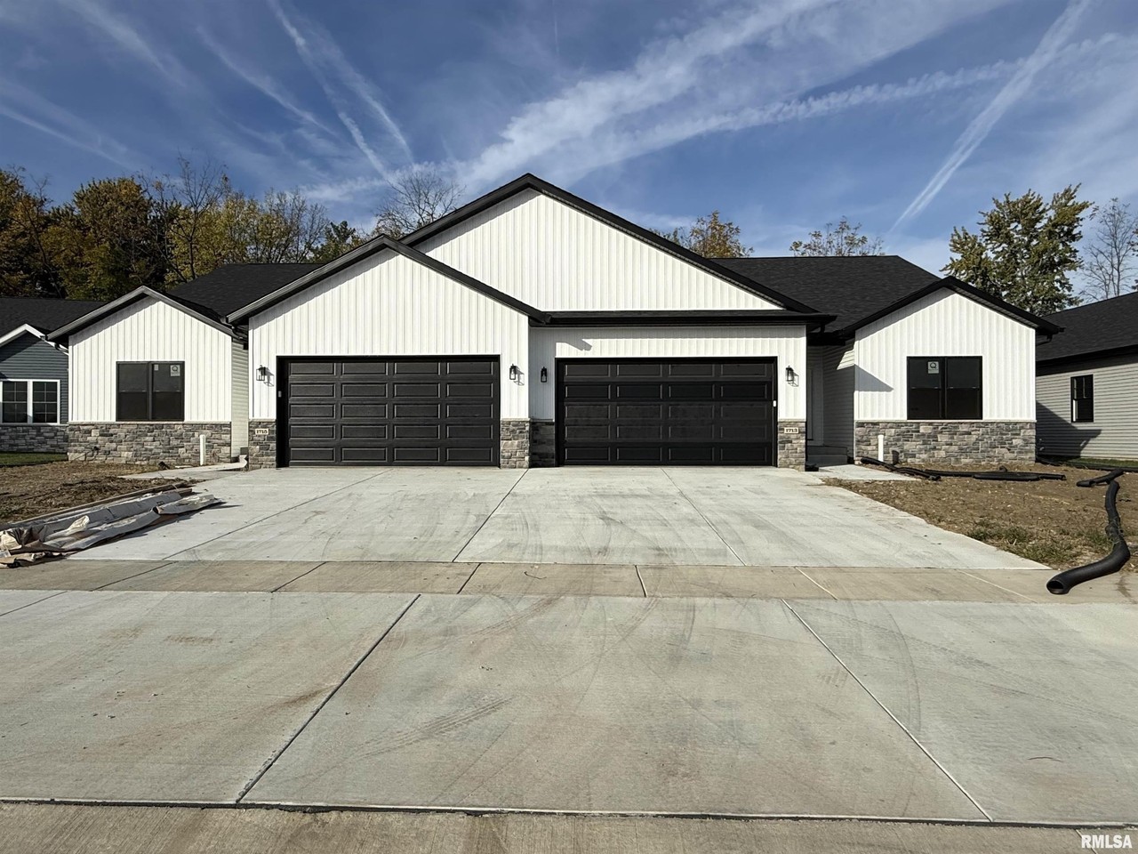 1713 Ambleside Drive - Photo 2 of 41