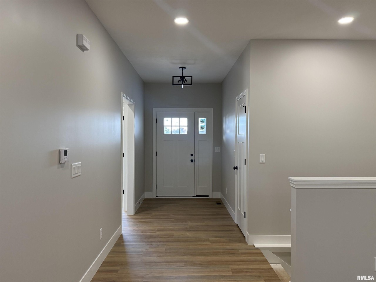 1713 Ambleside Drive - Photo 3 of 41