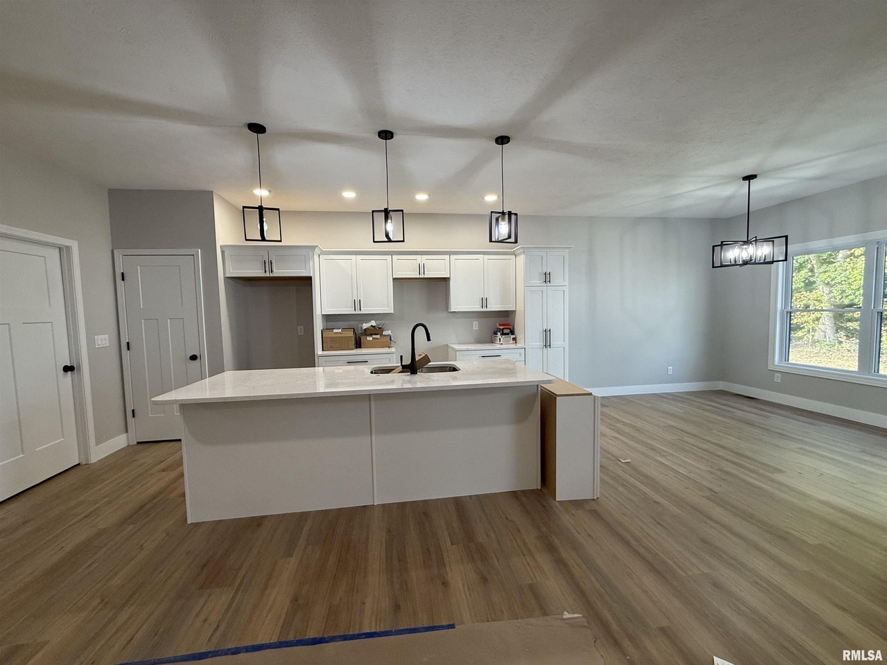 1713 Ambleside Drive - Photo 5 of 41