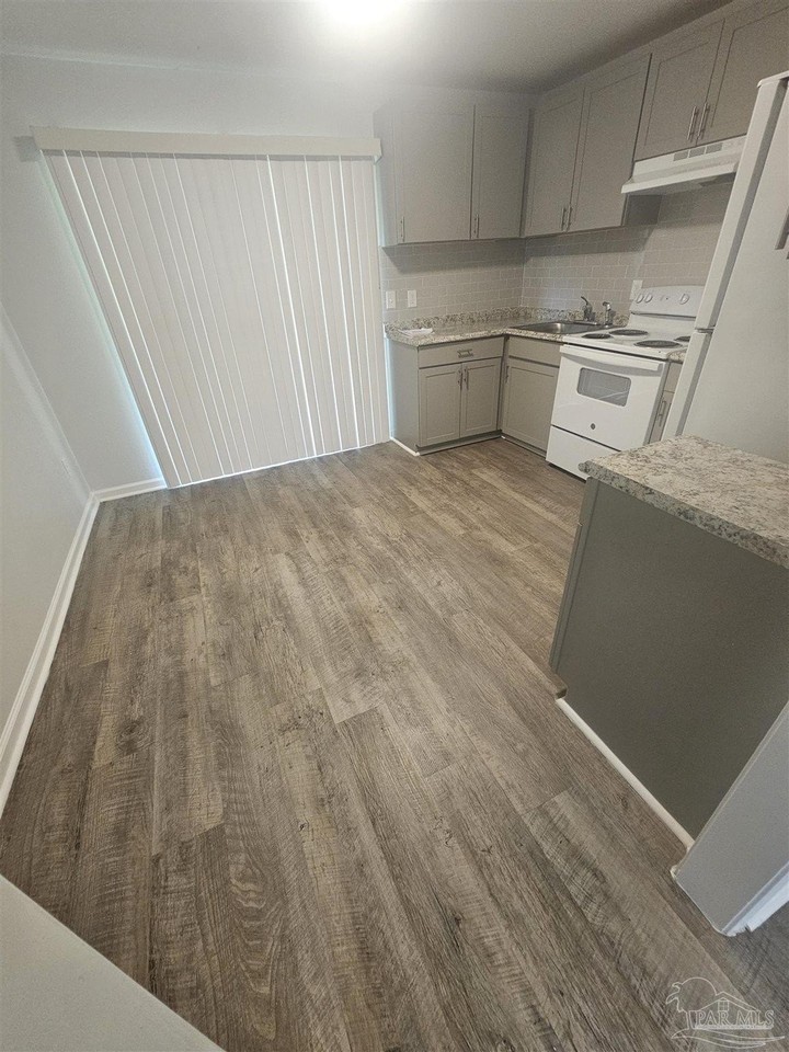 751 Tumbleweed Trl - Photo 4 of 13