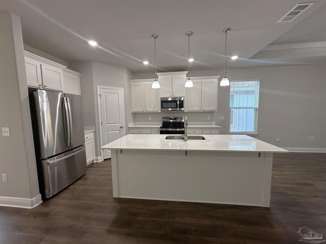 5365 Parkside Dr - Photo 5 of 26