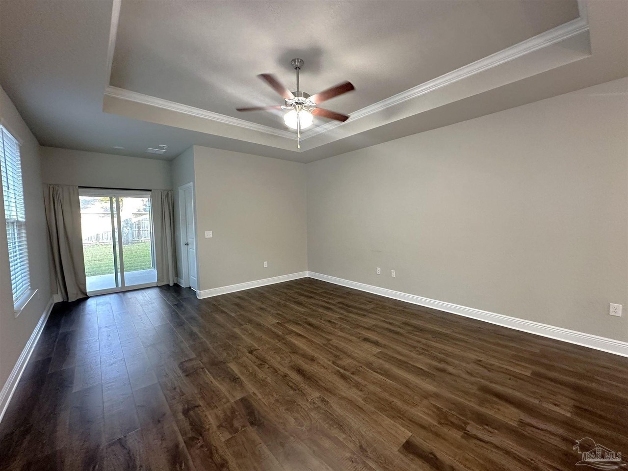 5365 Parkside Dr - Photo 7 of 26