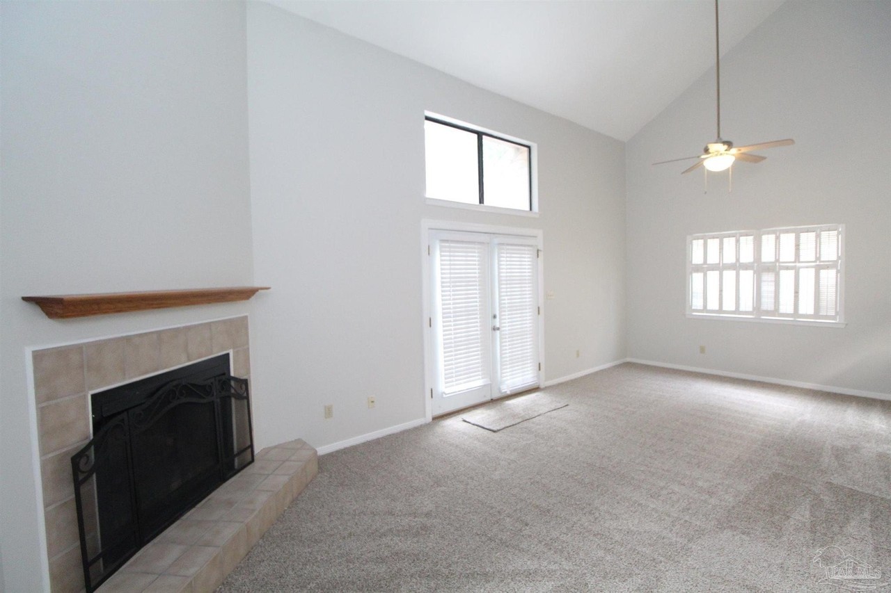 923 Brookside Pl - Photo 5 of 27