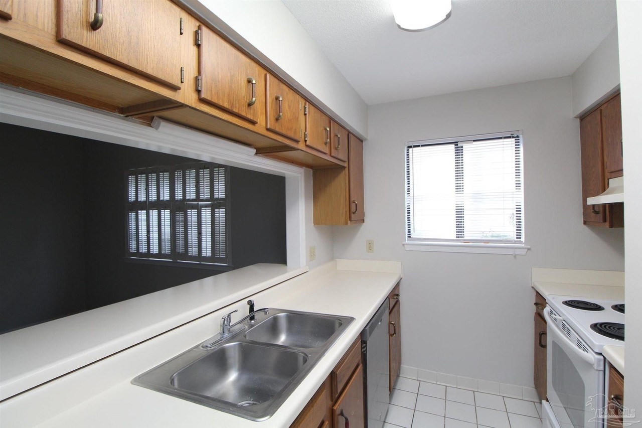 923 Brookside Pl - Photo 6 of 27