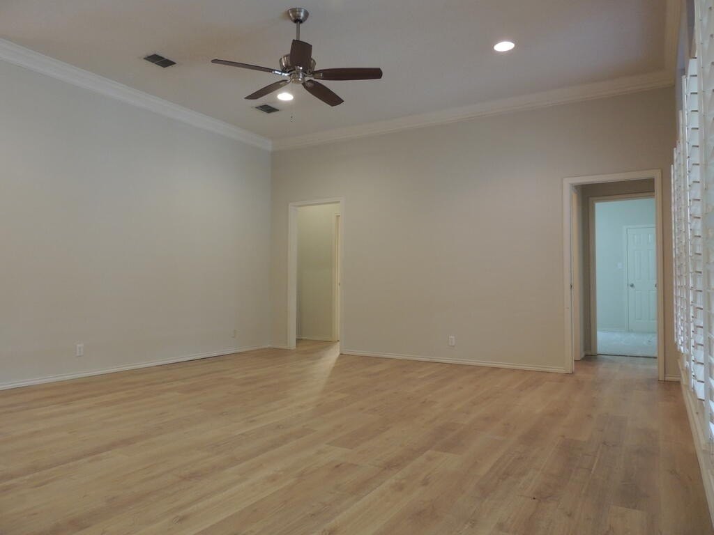 5405 Hillcrest Ct - Photo 2 of 47