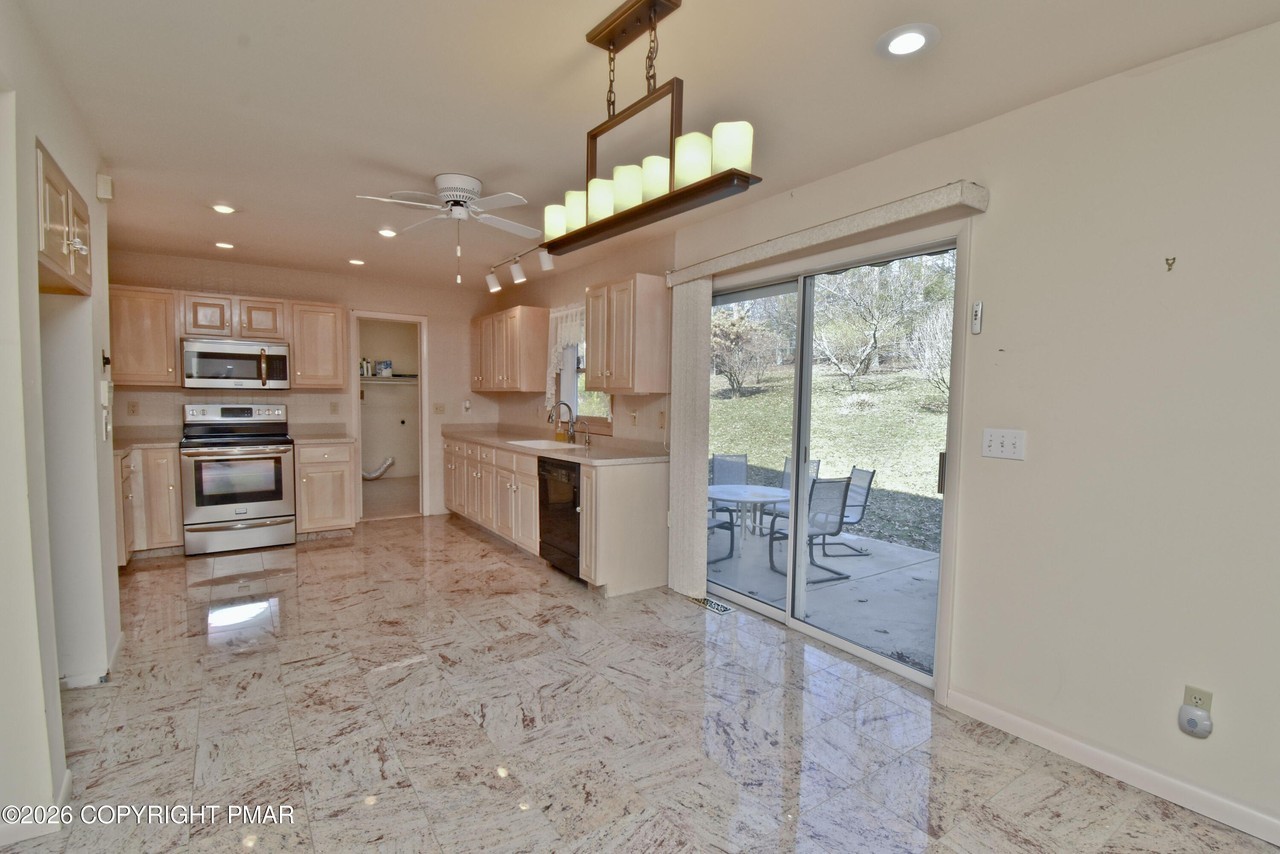 214 Sunrise Loop - Photo 4 of 50