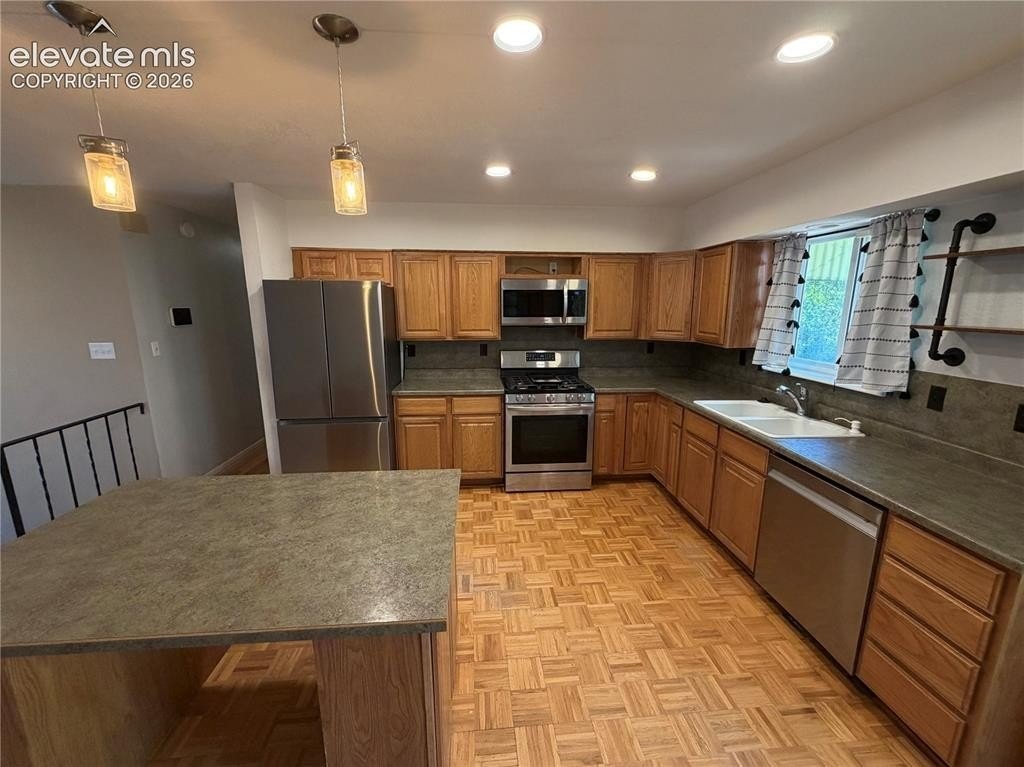 7110 Metropolitan St - Photo 3 of 25