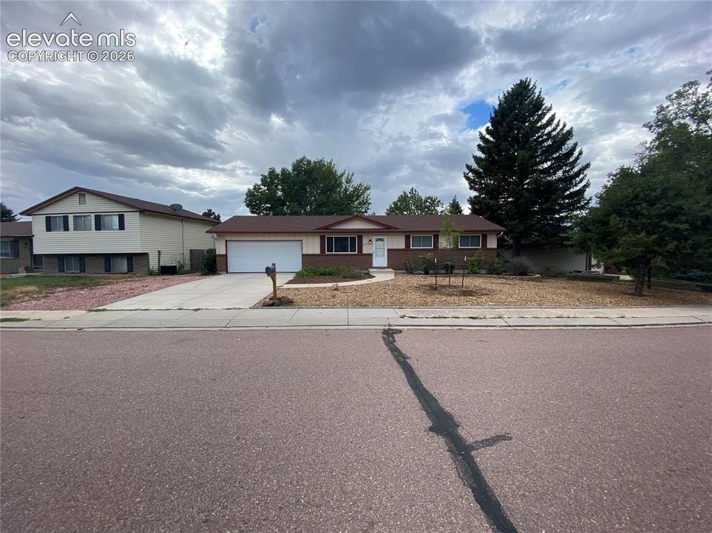 4624 Ranch Cir - Photo 3 of 24