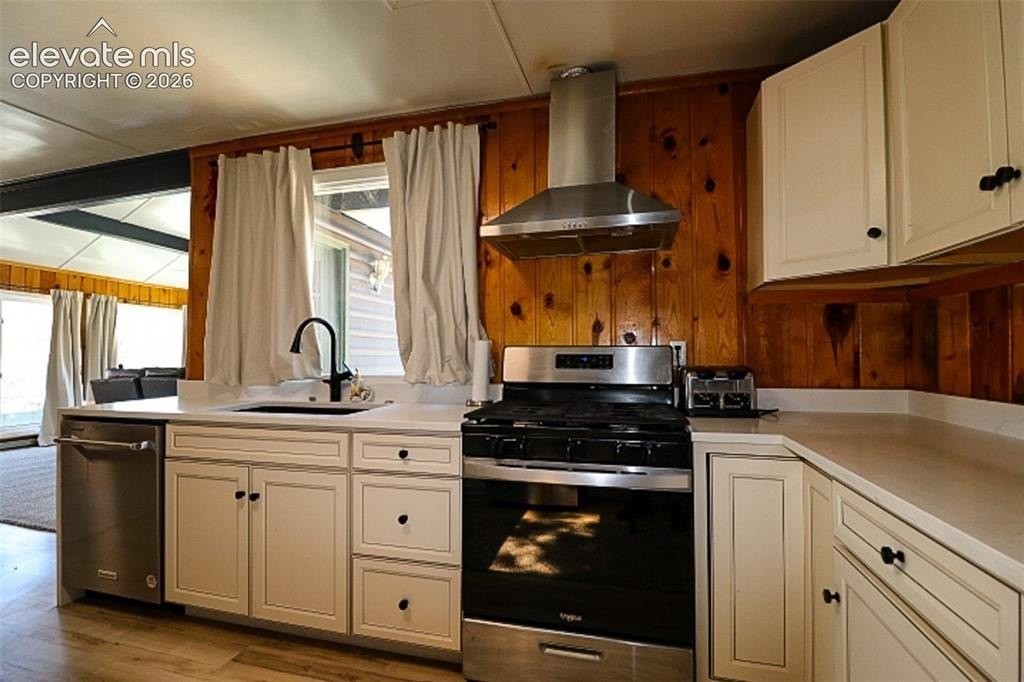 731 Midland Ct - Photo 4 of 23