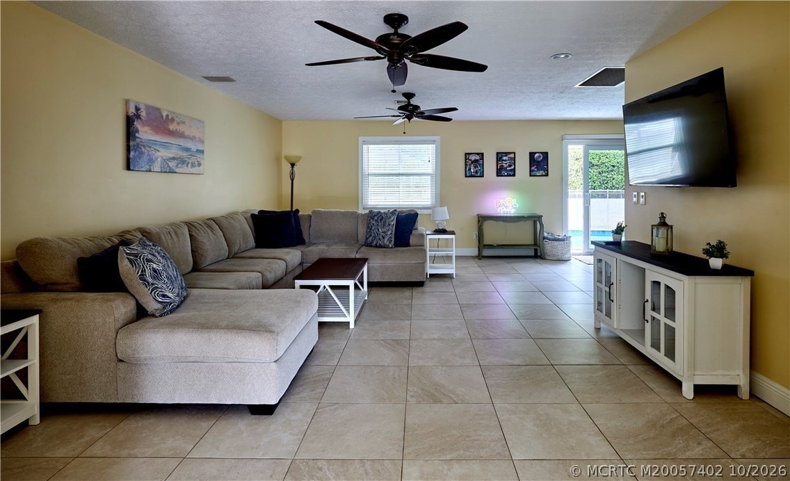 2485 Ne 16th Ct - Photo 5 of 27