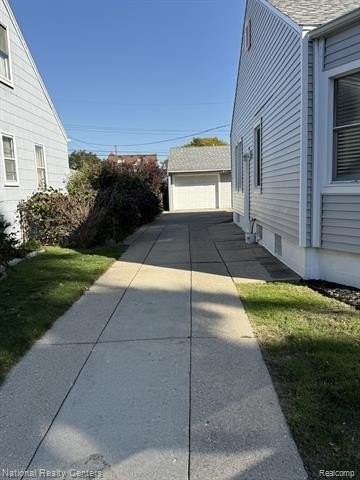 2036 N Elizabeth St - Photo 2 of 15