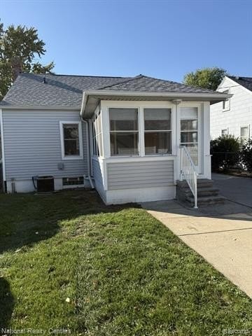 2036 N Elizabeth St - Photo 5 of 15