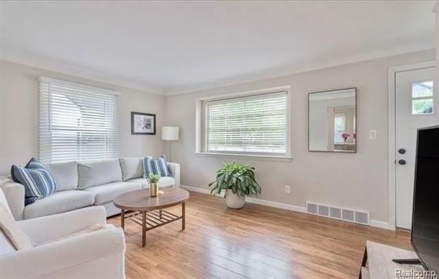 1822 Haynes St - Photo 2 of 17