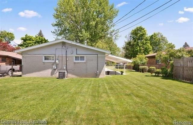 9036 Mason St - Photo 2 of 10