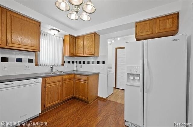9036 Mason St - Photo 5 of 10