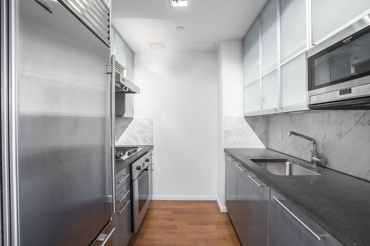 200 Chambers St Apt 16f - Photo 5 of 10