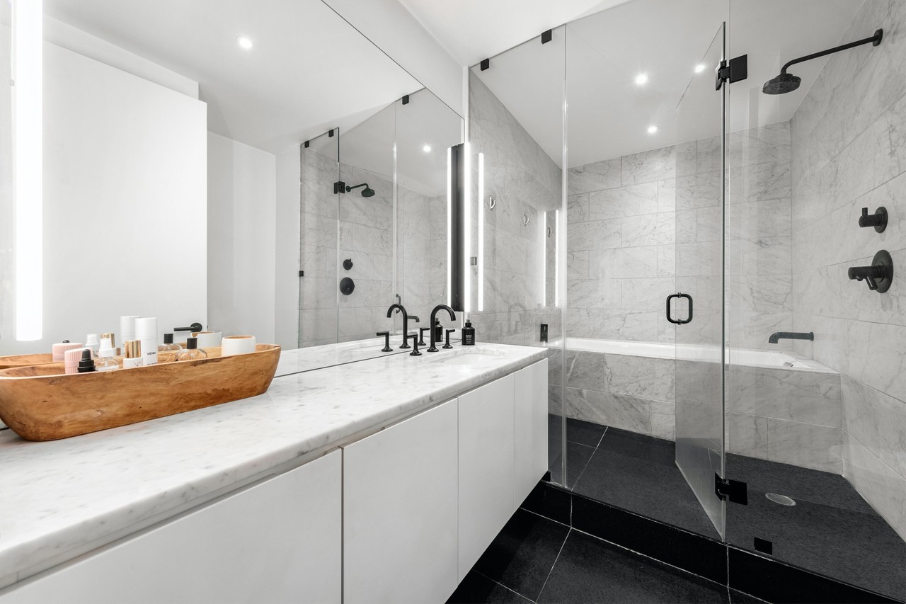 242 Lafayette St - Photo 5 of 7