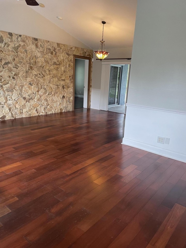 11713 40th St N - Photo 4 of 30