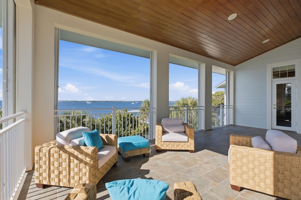 278 Se Macarthur Blvd - Photo 4 of 50