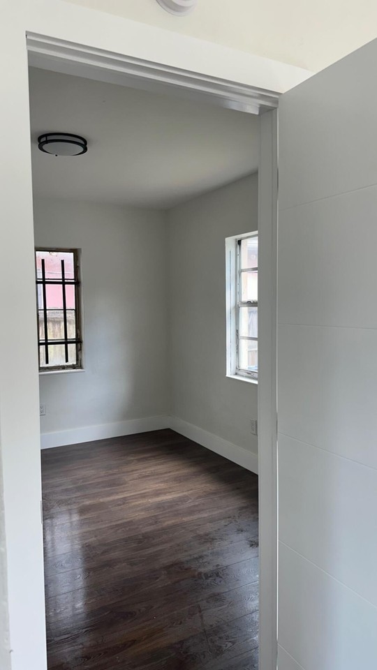 221 Nw 82nd Ter - Photo 4 of 15