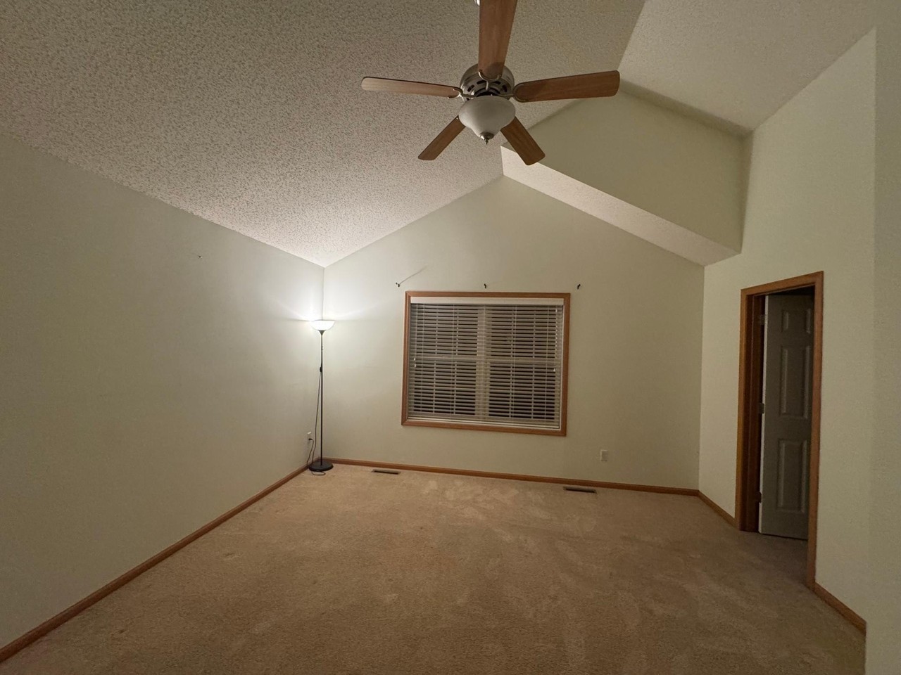 11201 Beechwood Ln - Photo 5 of 10