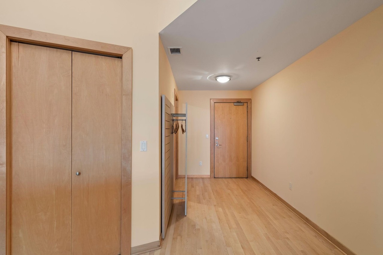 408 N 1st St #704 - Photo 4 of 50