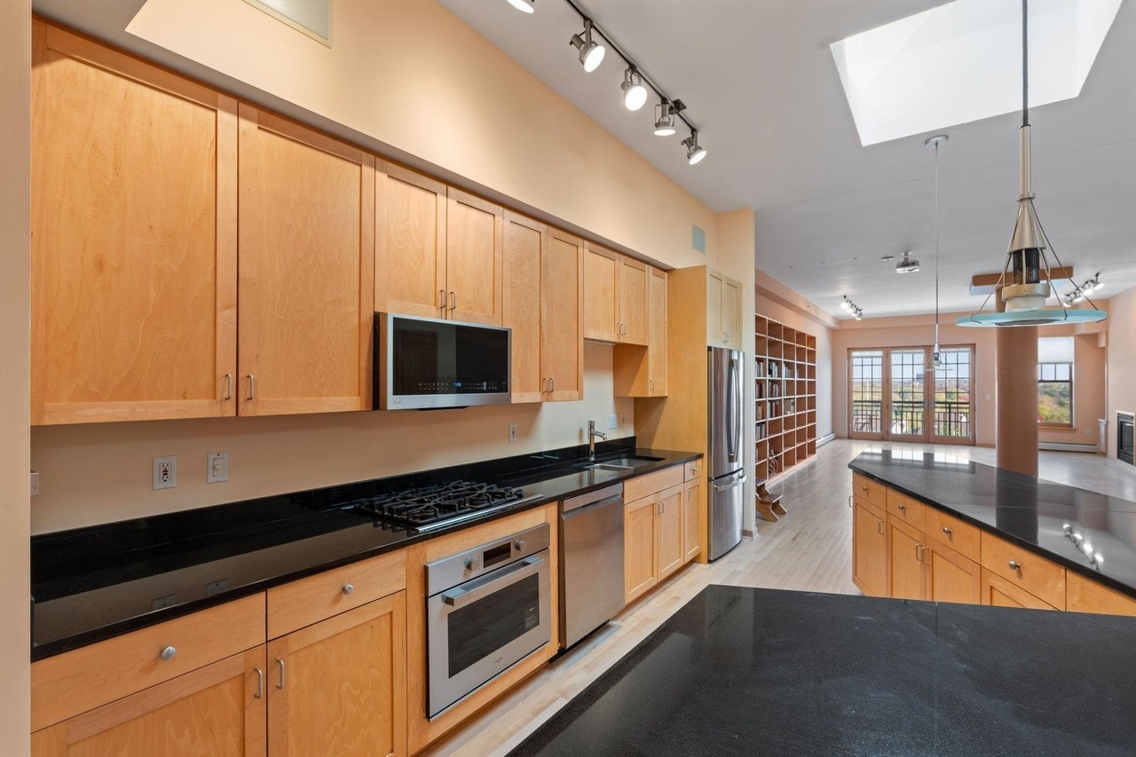 408 N 1st St #704 - Photo 6 of 50