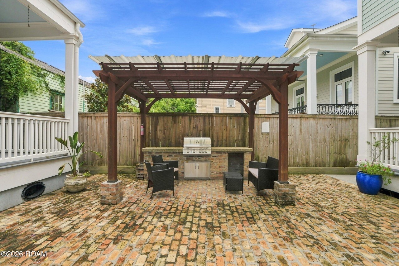 1419 Esplanade Ave - Photo 4 of 18