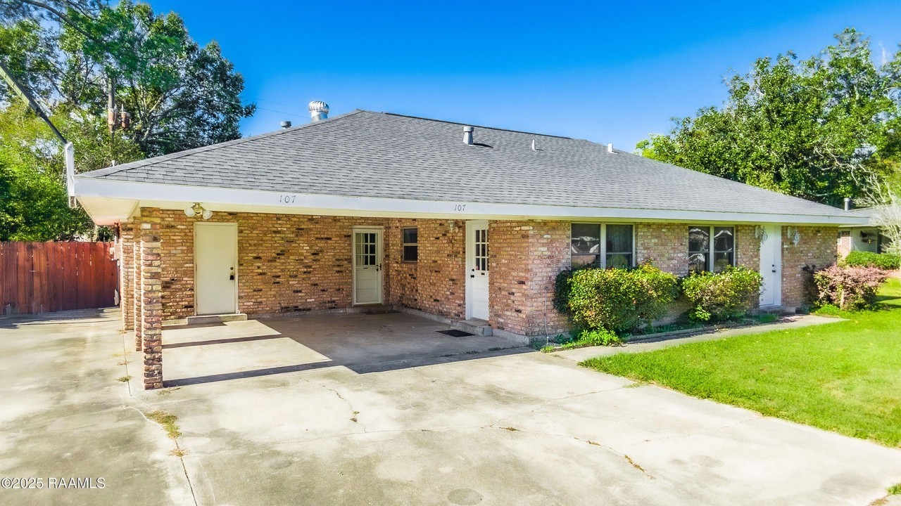 107 Sunny Ln - Photo 5 of 24