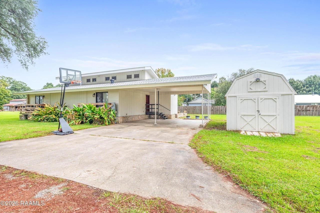 1099 Vieux Jacquet Rd - Photo 5 of 42