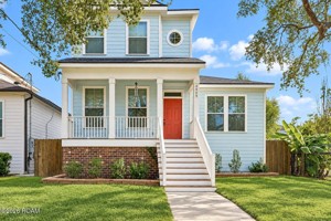 featured image of 4529 Duplessis St