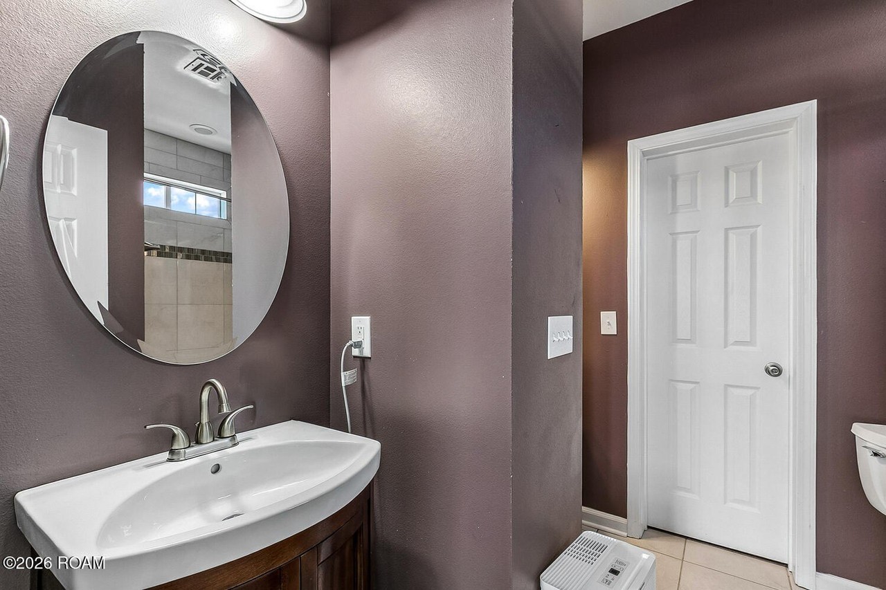 4529 Duplessis St - Photo 6 of 11