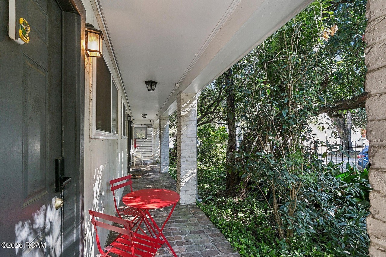1921 Prytania St - Photo 3 of 11
