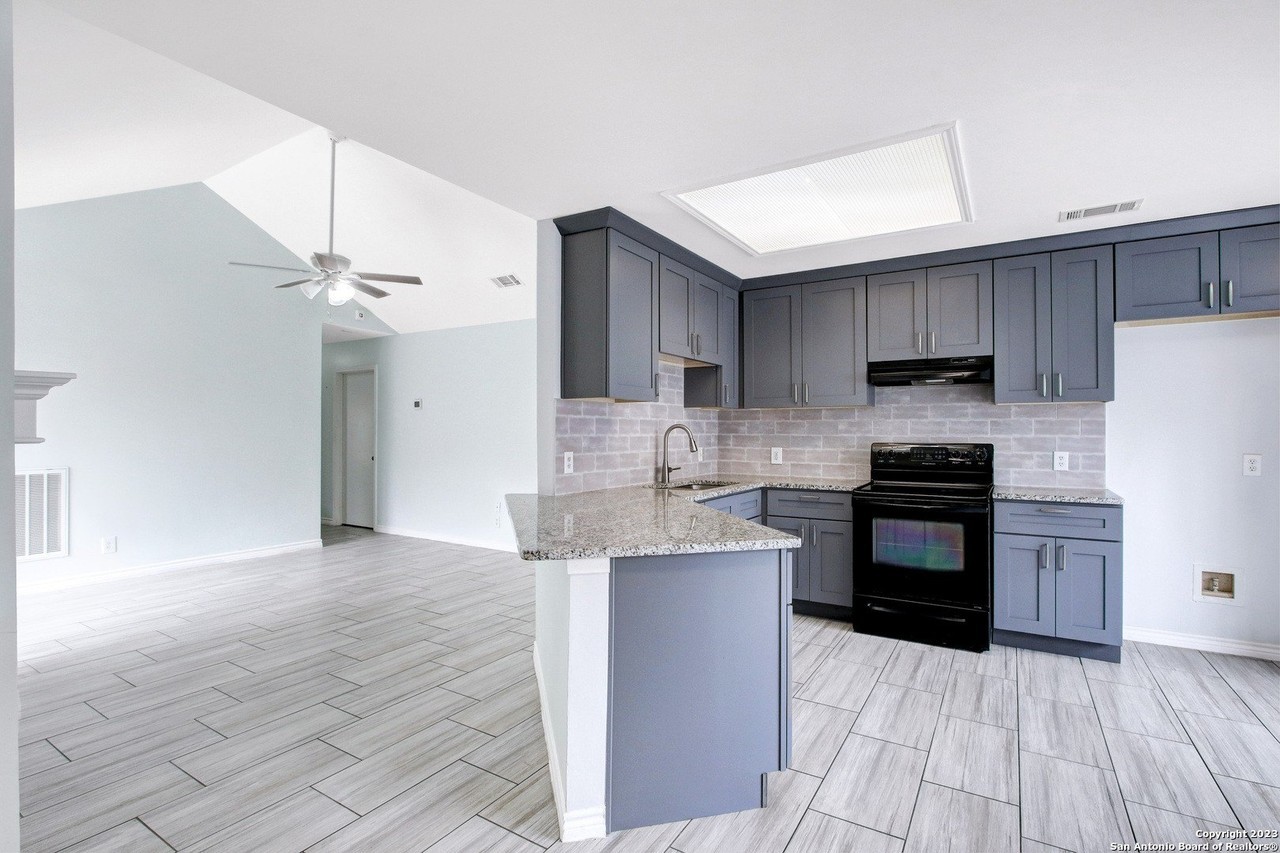 5531 Ivanhoe St - Photo 5 of 28
