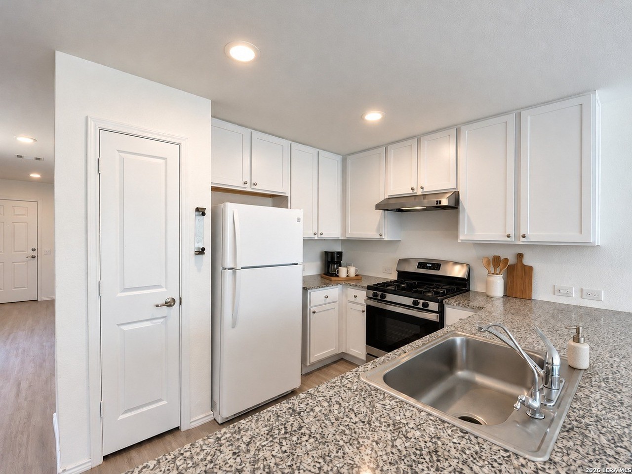4530 Glades Way - Photo 4 of 50