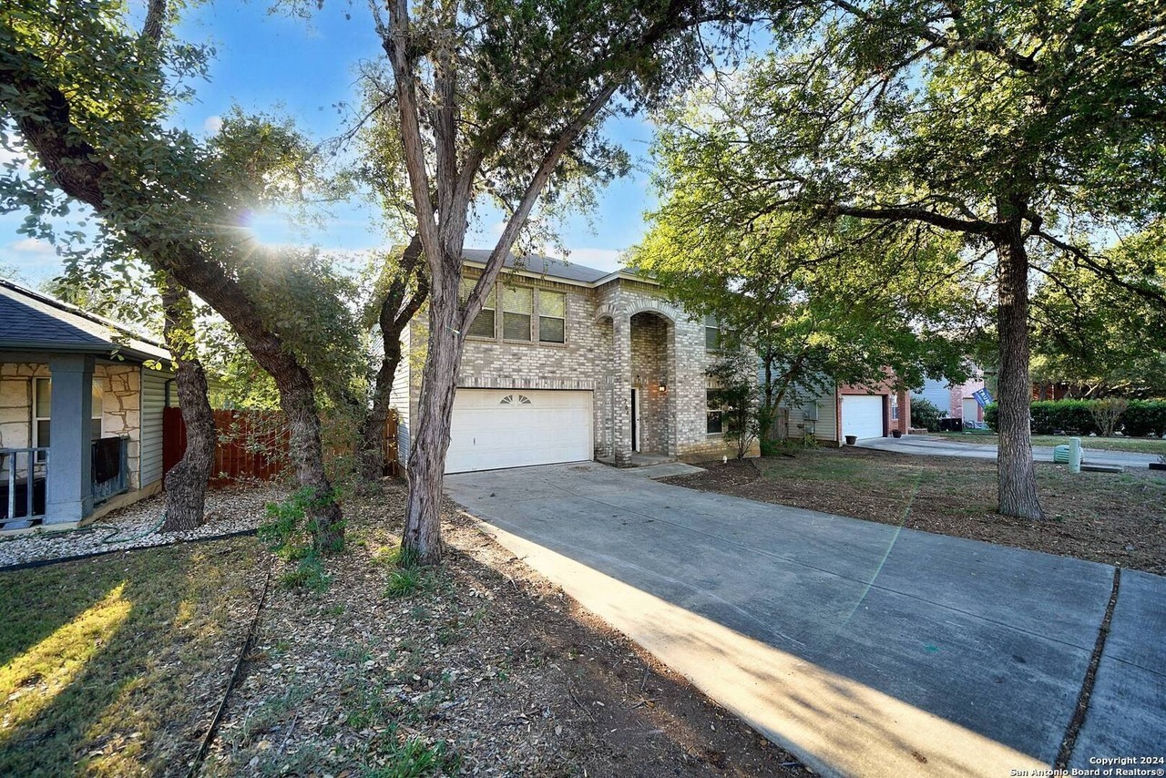 264 Victoria Pt - Photo 4 of 45