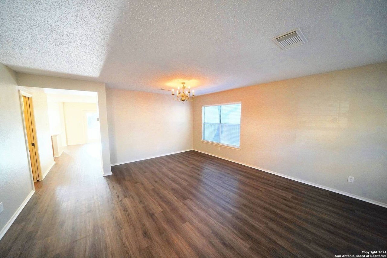264 Victoria Pt - Photo 7 of 45