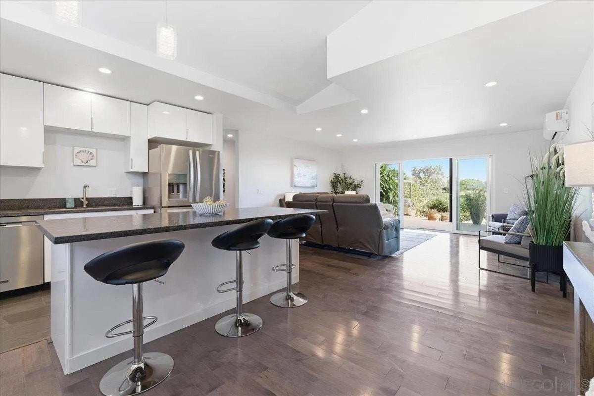 5447 Soledad Rd - Photo 3 of 37